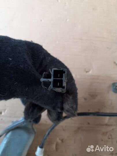 Стеклоподъемник электро зад пра Nissan Primera P10