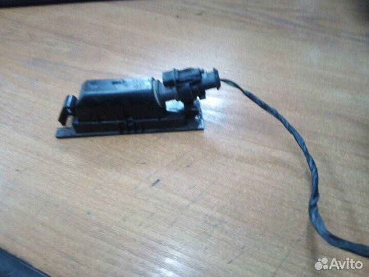 Фонарь подсветки номера Opel Astra J 68 A14XER