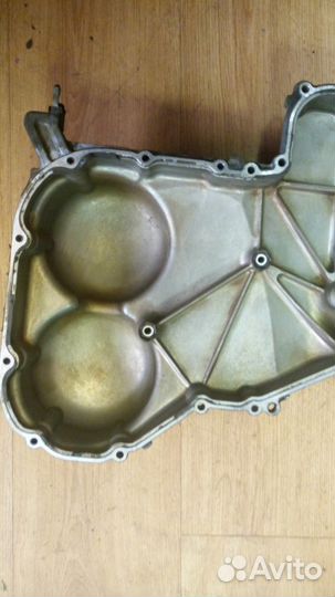 Крышка передняя двигателя Субару Трибека 3.6