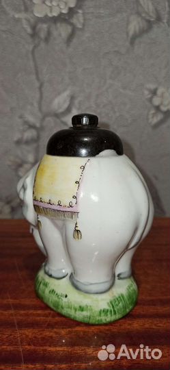 Статуэтки фарфоровые