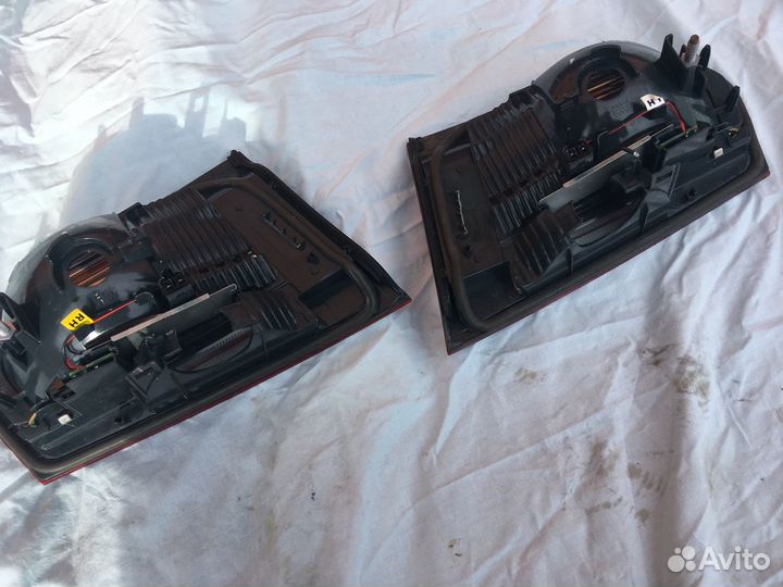 Бмв F 30 фонарь в крышку багажни