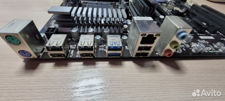 Материнская плата am3+