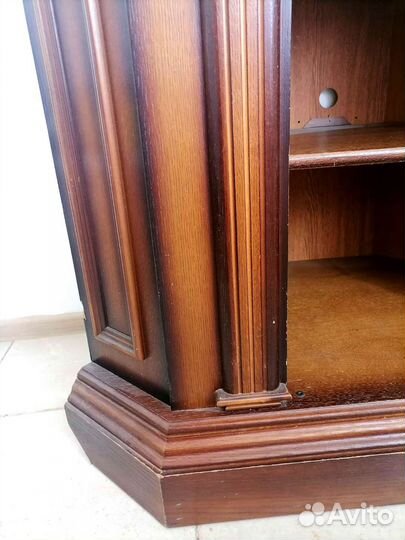 Тумба под телевизор угловая