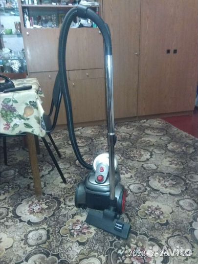 Пылесос Магнит RMV 1990