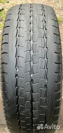 Ovation V-02 215/70 R15C