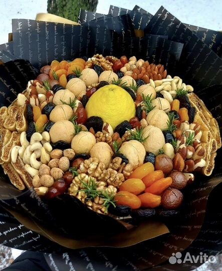 Букеты из сухофруктов,орехов,конфет