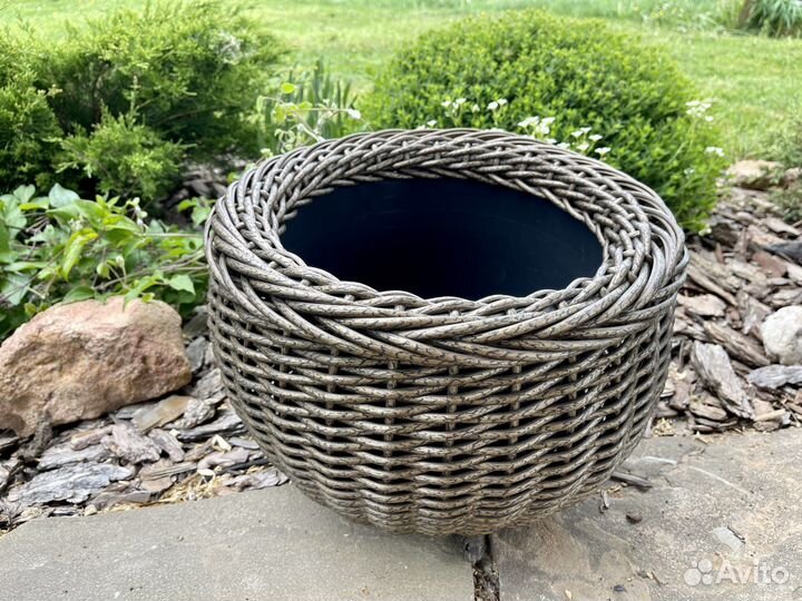 Кашпо из ротанга