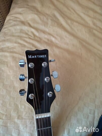 Акустическая гитара