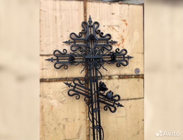Кованый крест на могилу