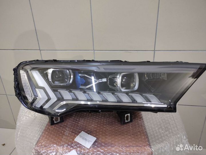 Фара правая лазерная Audi Q7