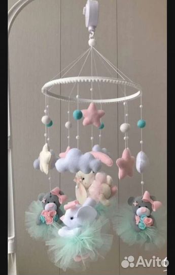 Мобиль на кроватку из фетра