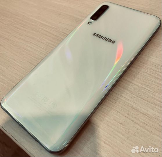 Samsung Galaxy A50, 6/128 ГБ