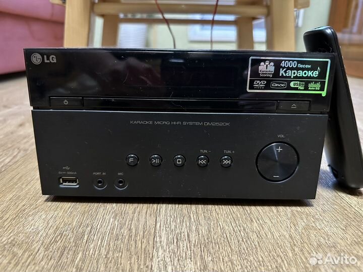 Микросистема DVD с караоке LG DM2520K