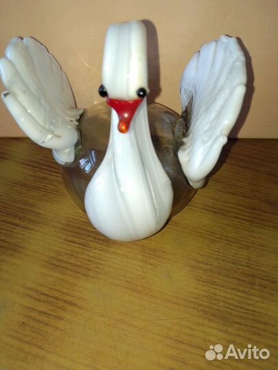 Статуэтка лебедь