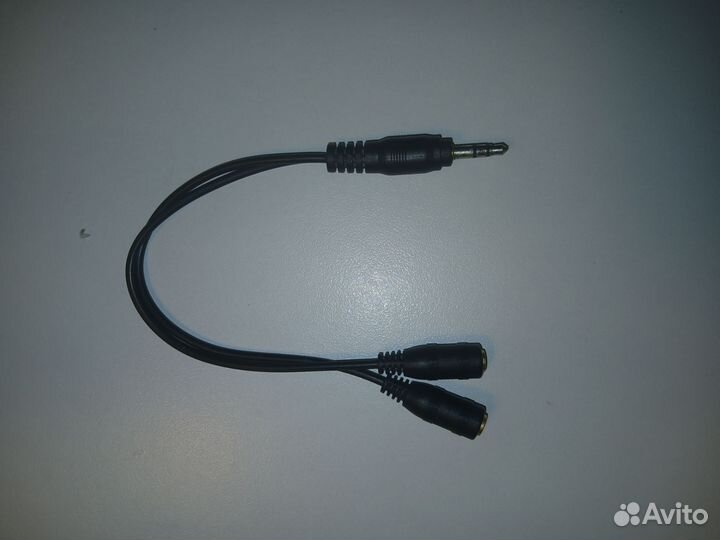 Зарядка на iPhone, переходник для наушников