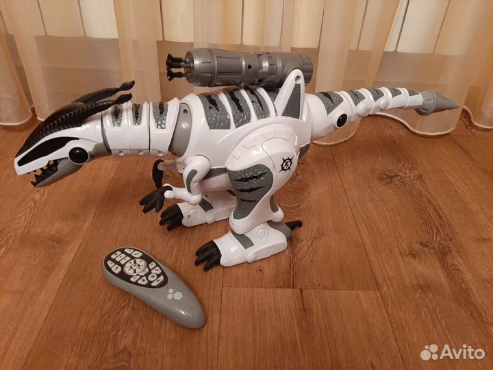 Робот динозавр