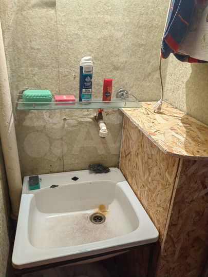 Комната 13 м² в 5-к., 2/5 эт.