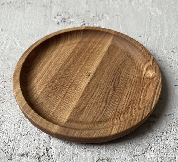 Деревянные тарелки и подносы