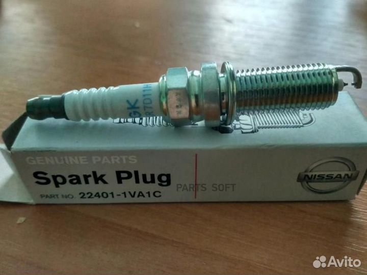 Nissan 224011VA1C Свеча зажигания