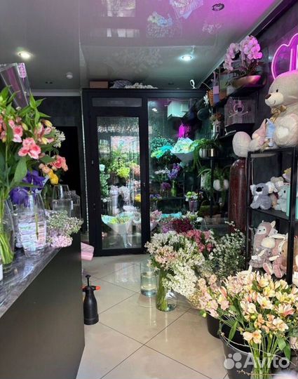 Цветочный магазин, салон цветов и подарков