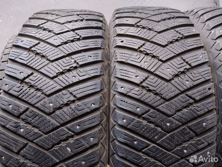 Goodyear EfficientGrip SUV 4x4 235/65 R17