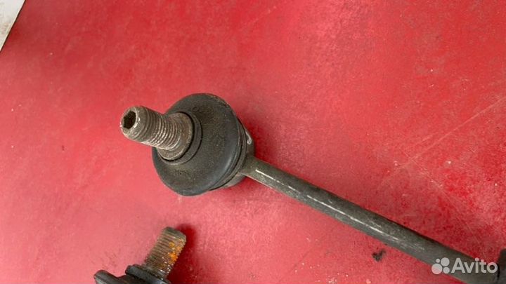 Стойки стабилизатора комплект передние Toyota