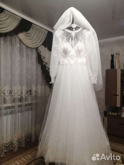 Свадебное платье