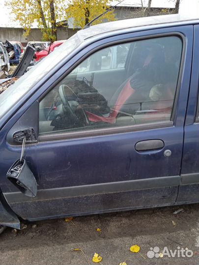 Двери Ford Fiesta 2000 год