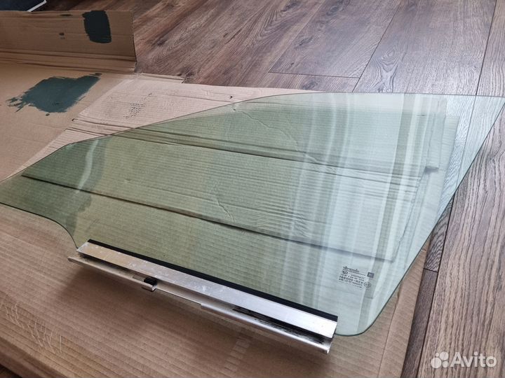 Стекло правое переднее Vectra B - Хэтчбек