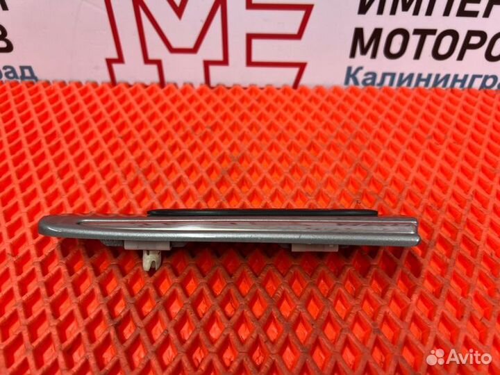 Молдинг на крыло передний правый Mercedes