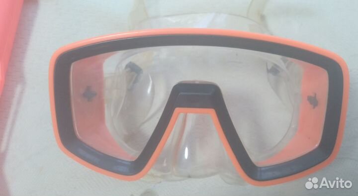 Маски и трубки подводного плавания