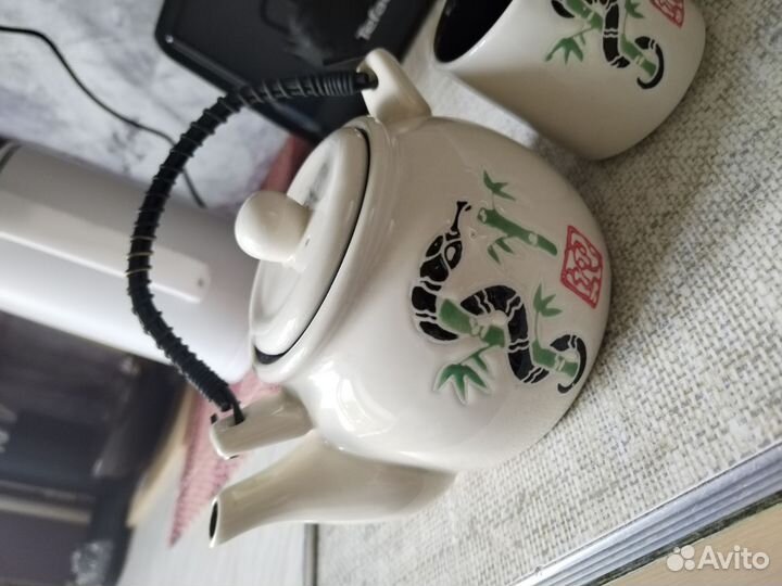 Заварочный чайник с кружками