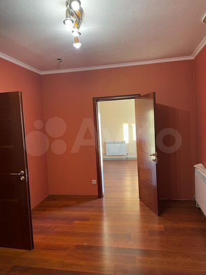 Дом 310 м² на участке 11,1 га