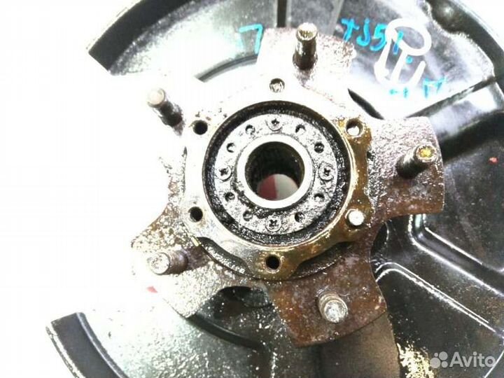 Ступица передняя правая Mazda Proceed Levante