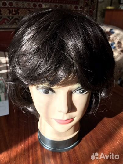 Парик из синтетических волос