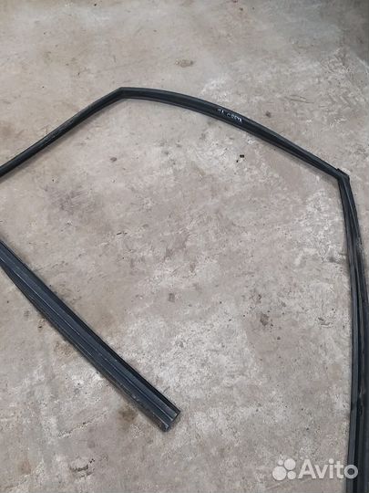 Уплотнитель стекла двери передней левой Creta