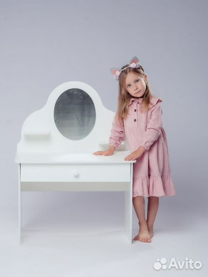 Детский туалетный столик в стиле IKEA икеа