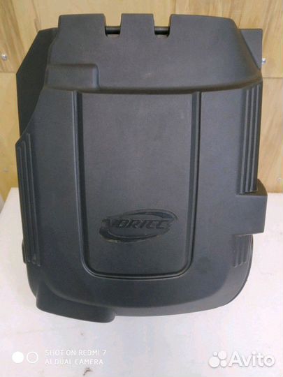 Крышка двигателя Cadillac Escalade 3 Tahoe