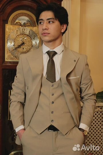 Мужскои классическии костюм двубортныи Песочныи Premium