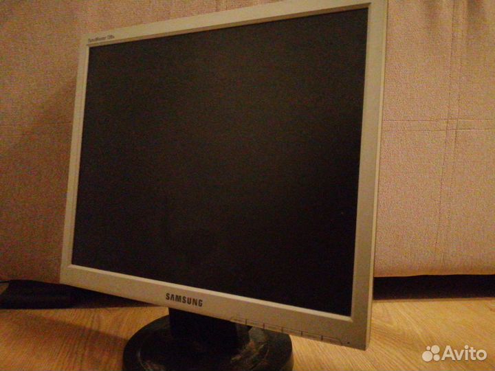 Монитор Samsung SyncMaster 720n