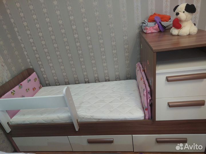 Детская кроватка