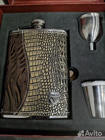 Новый набор фляжка + 2 рюмки + воронка