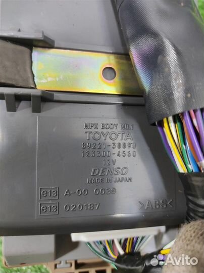 Блок предохранителей салонный Lexus GS300 (S160)