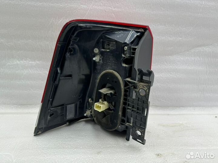 Фонарь наружный правый Toyota Land Cruiser 200