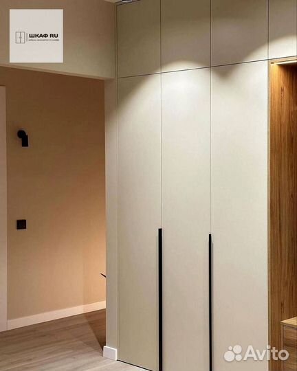 Угловой шкаф