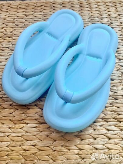 Вьетнамки пляжные