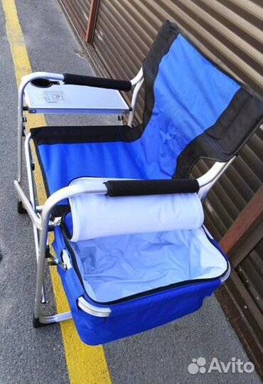 Кресло с термосумкой и столиком