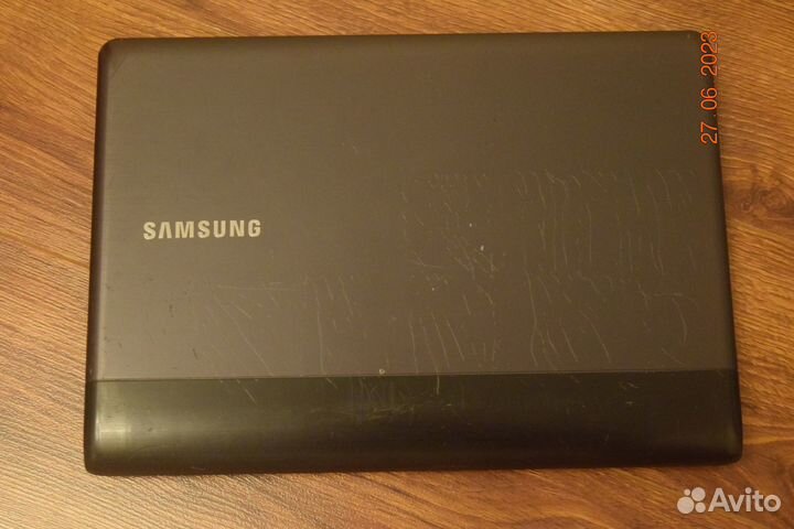 Samsung NP305U1A корпус