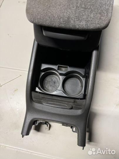 Подлокотник JZX100