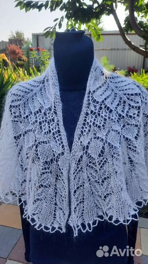 Подарок пуховая винтажная шаль косынка